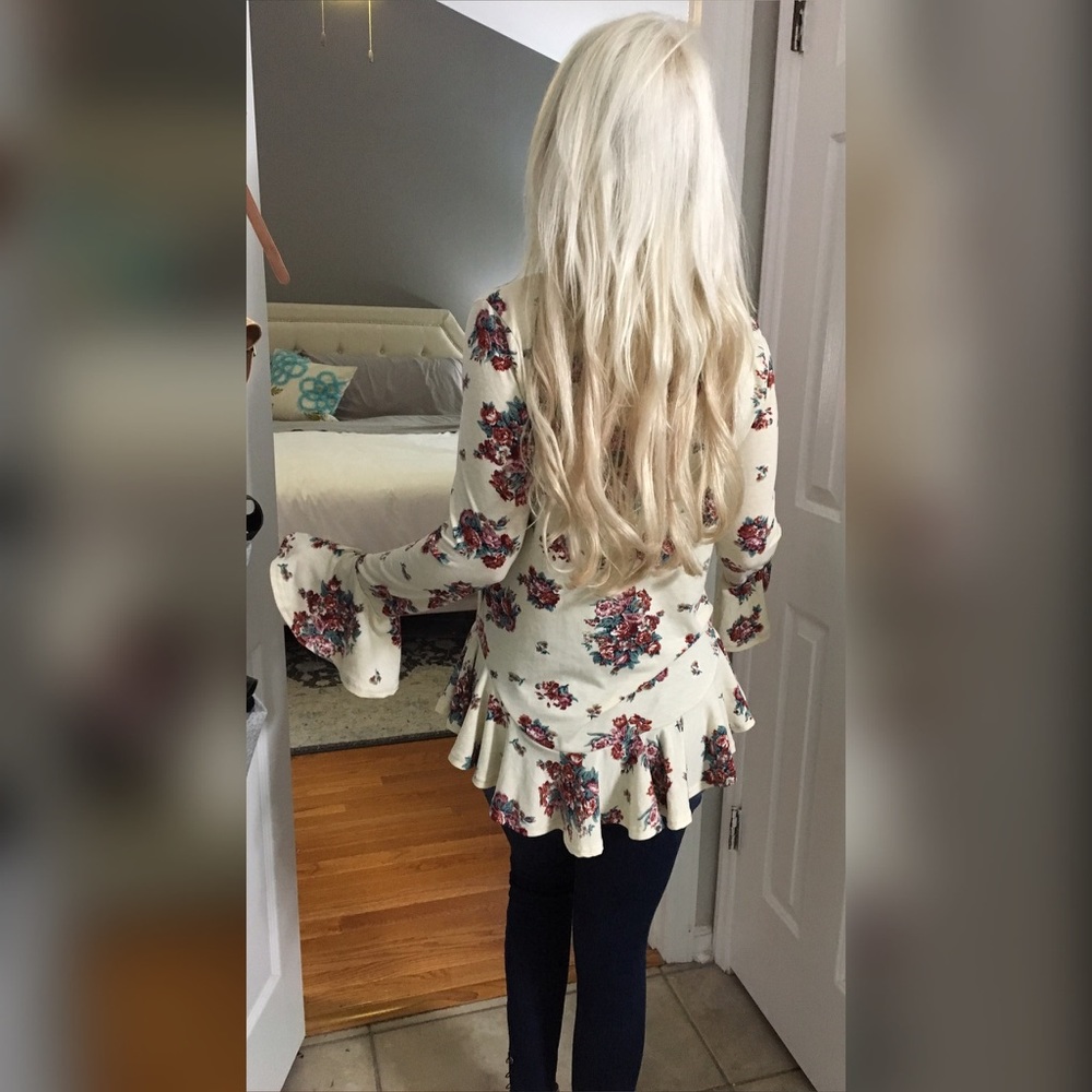 LAST  1!!  💕New For Spring! Ruffled Floral Tunic! - Picture 3 of 6